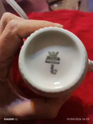 Teiera e lattiera in porcellana