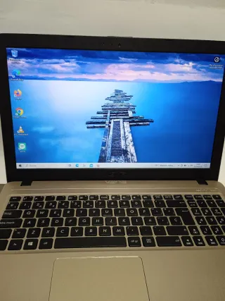 Portátil ASUS Dorado y Negro