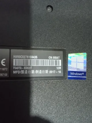 Portátil ASUS Dorado y Negro