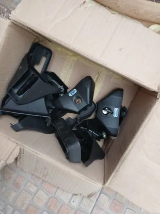 Portaequipajes, vaca, barras coches marca cruz