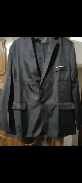 Traje negro elegante