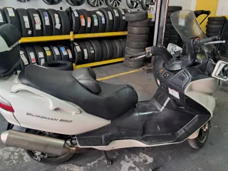 Suzuki Burgman 650 cc - Maxi Scooter Automática