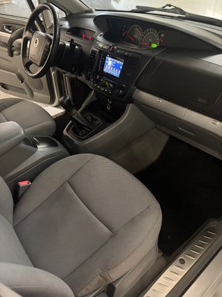 SsangYong Rodius 270 XDi 165 caballos