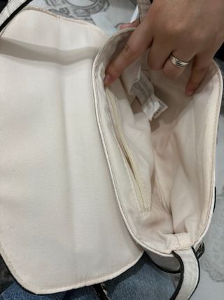 Bolso de mano beige efecto piel cocodrilo
