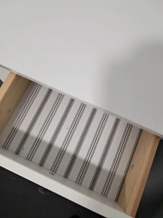 Dos mesitas de noche IKEA blancas