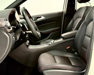 MERCEDES-BENZ Clase B 200 CDI AMG Line 135cv