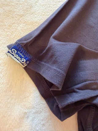 Camiseta Superdry nueva unisex.