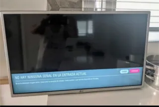 Televisión LG Negra y Plateada