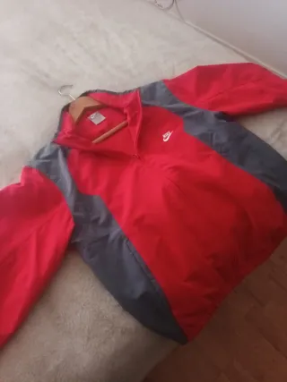 Chaqueta Nike Roja y Gris