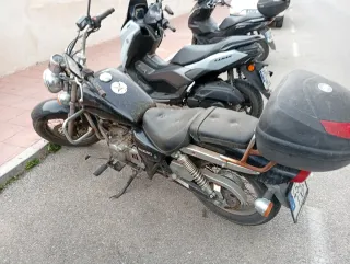 Suzuki 250 Cruiser Negra