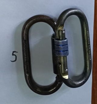 Mosquetão de escalada com trava