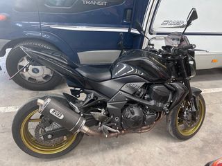 Kawasaki Z750 Negra y Dorada