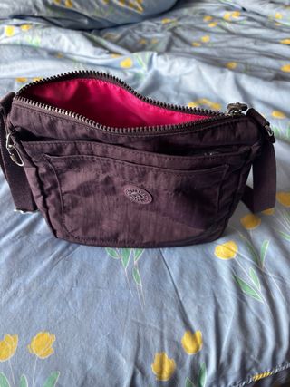 Bolso Kipling Sebastian Ultimate Plum