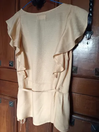 Blusa Brownie cruzada amarilla talla XS