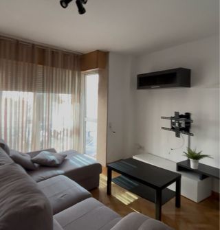 Mueble de salón madera oscuro