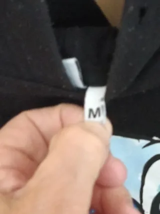 Sudadera Negra con Estampado de Stitch