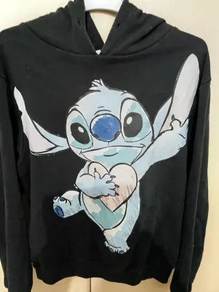 Sudadera Negra con Estampado de Stitch