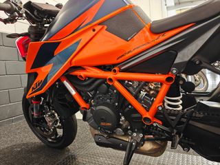 KTM 1290 SUPERDUKE R 2022  14700KMS