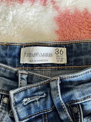 Vaqueros Stradivarius acampanados Talla S