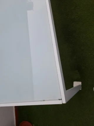 Tavolo da giardino in vetro e metallo