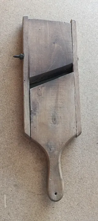 Mandolina de madera antigua