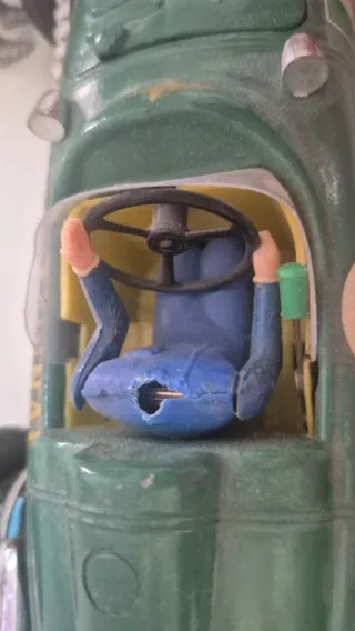 Coche de carreras antiguo verde marca Sanchis