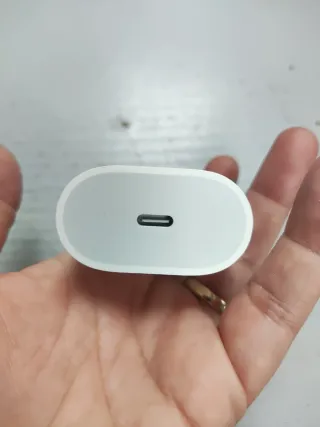 Cargador Apple USB-C 20W