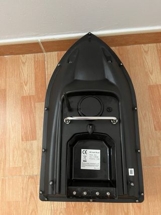 Barco cebador para pesca