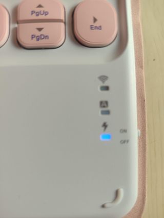 Funda Teclado Bluetooth Rosa + Ratón Inalámbrico