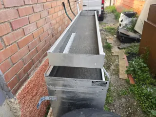 Estantería metálica multiusos para furgoneta