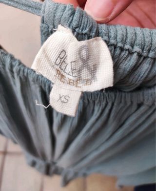 Mono pantalón corto y manga larga verde - Talla XS