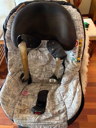 Silla de coche infantil con diseño