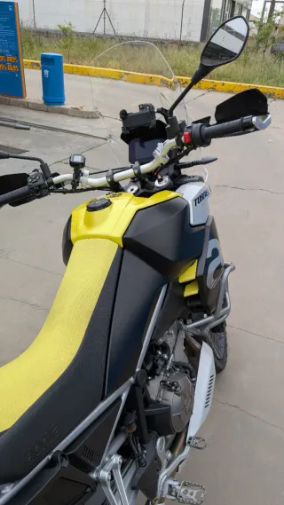Aprilia Tuareg 660