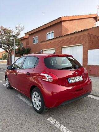 Peugeot 208 2015