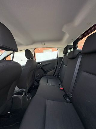 Peugeot 208 2015