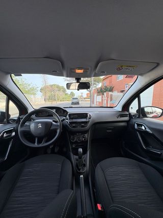 Peugeot 208 2015