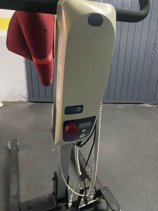 Grua para personas con movilidad reducida