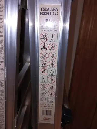 Escalera 4x4 Excell aluminio