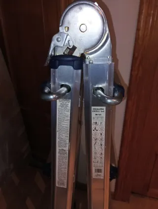 Escalera 4x4 Excell aluminio