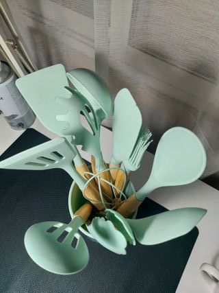 Set Utensili da Cucina in Silicone e Legno