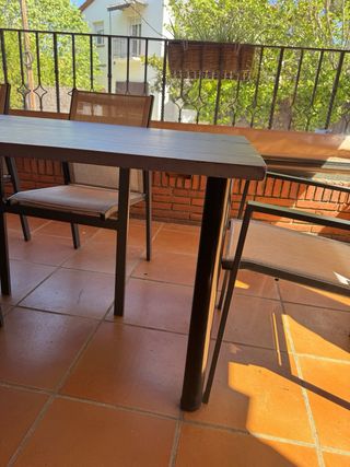 Mesa de exterior madera y metal