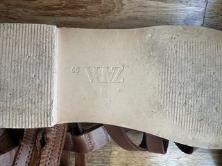 Sandalias de piel marrones