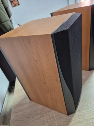 Altavoces B&W 302 Negros