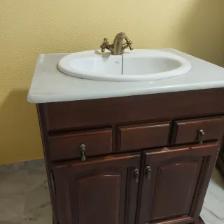 Mueble de baño madera y mármol