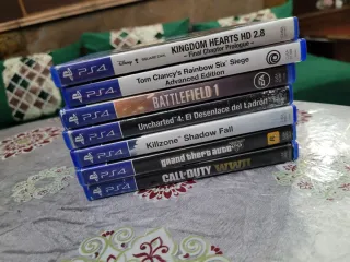 PS4 (PlayStation 4) Negra + 2 Mandos y Juegos
