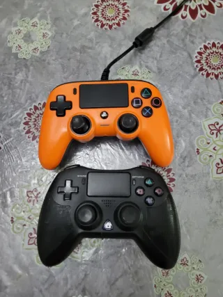 PS4 (PlayStation 4) Negra + 2 Mandos y Juegos