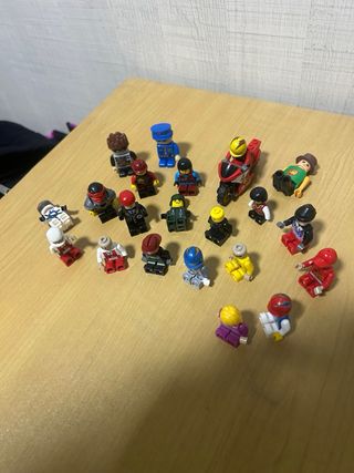 22 de Figuras Lego+moto 1€->muñeco(moto muñeco 4€)