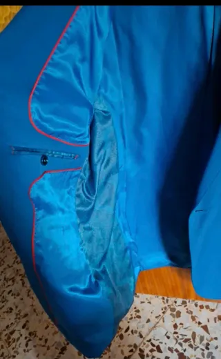 Traje azul marca CNS