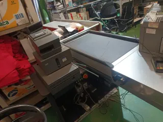 Mueble caja registradora completo