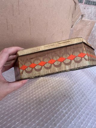 caja de metalica hexagonal decoratica antigua de l